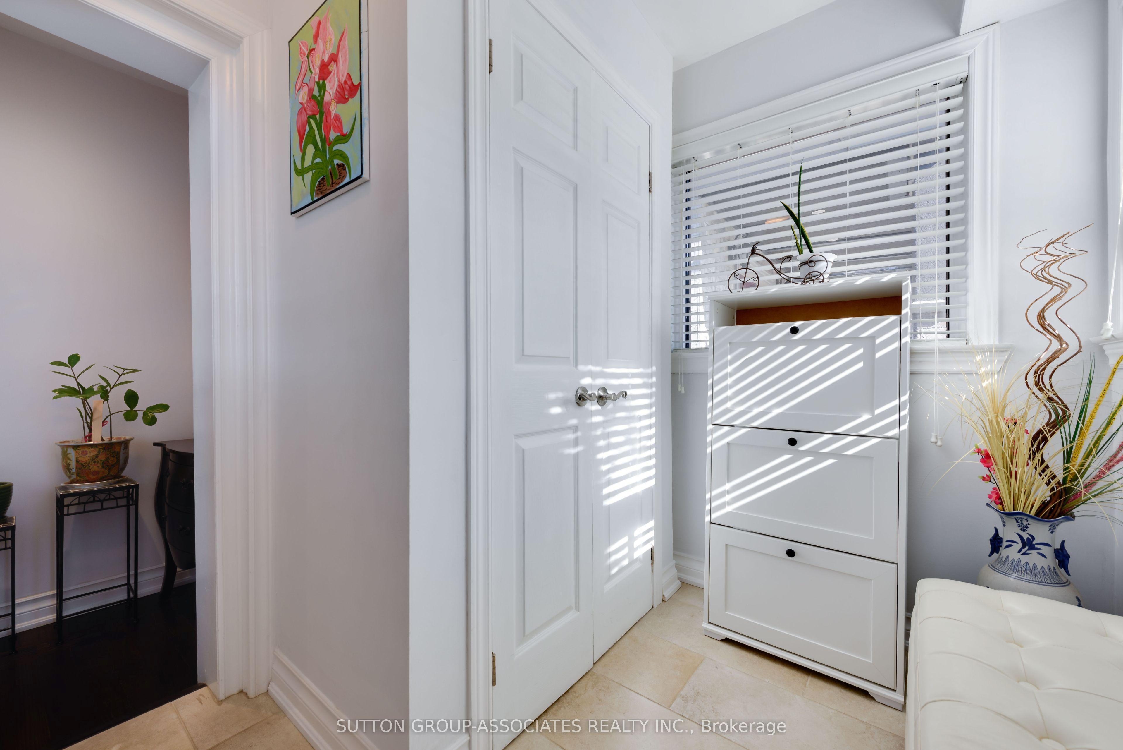 26 Livingstone Avenue, Toronto, ON M6E 2L8