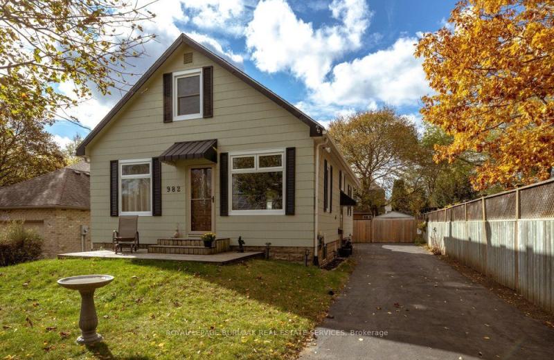 982 Parkhill Avenue, Burlington, ON L7T 1T8