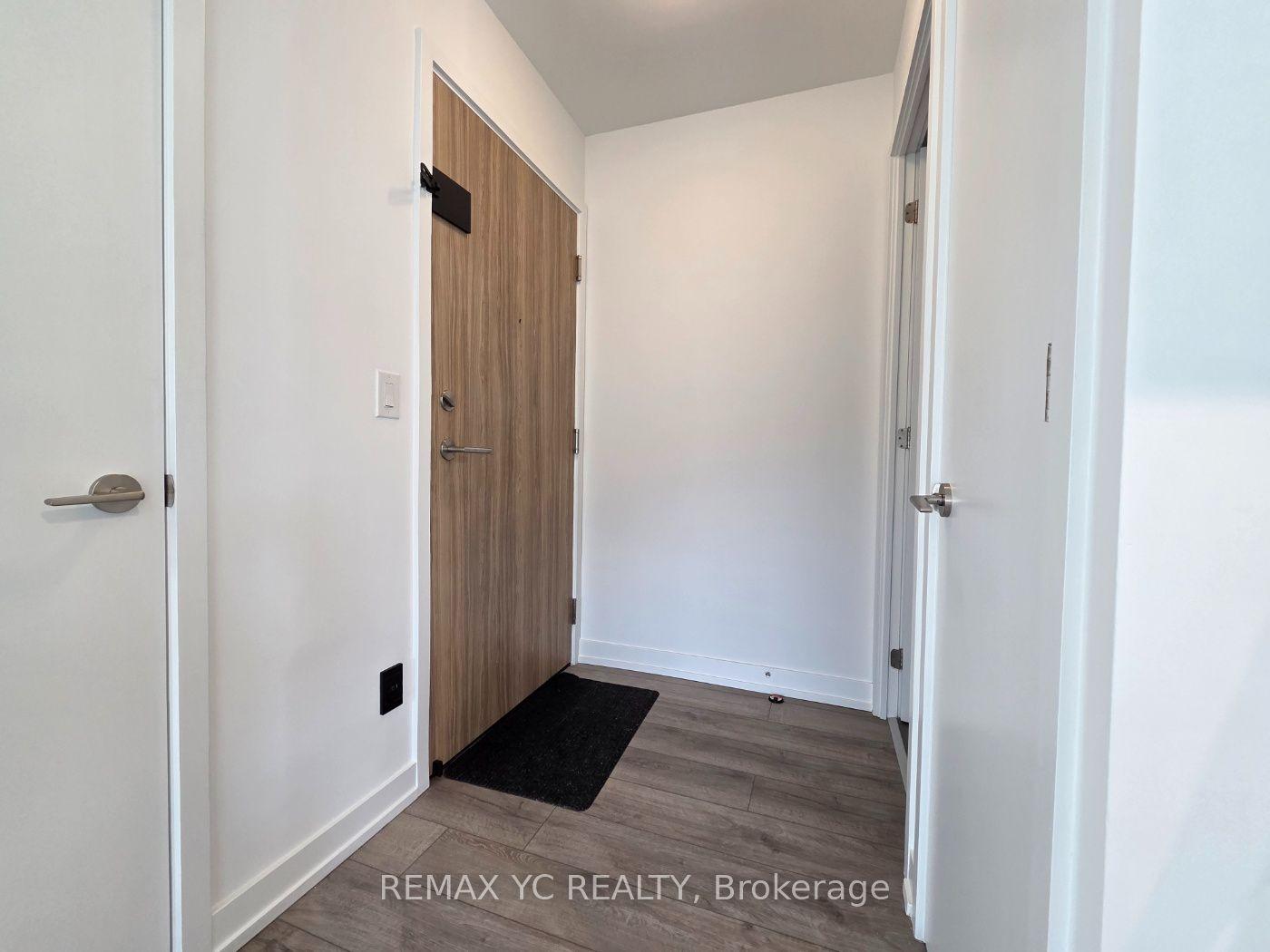 11 Maryport Avenue 213, Toronto, ON M3M 0E2