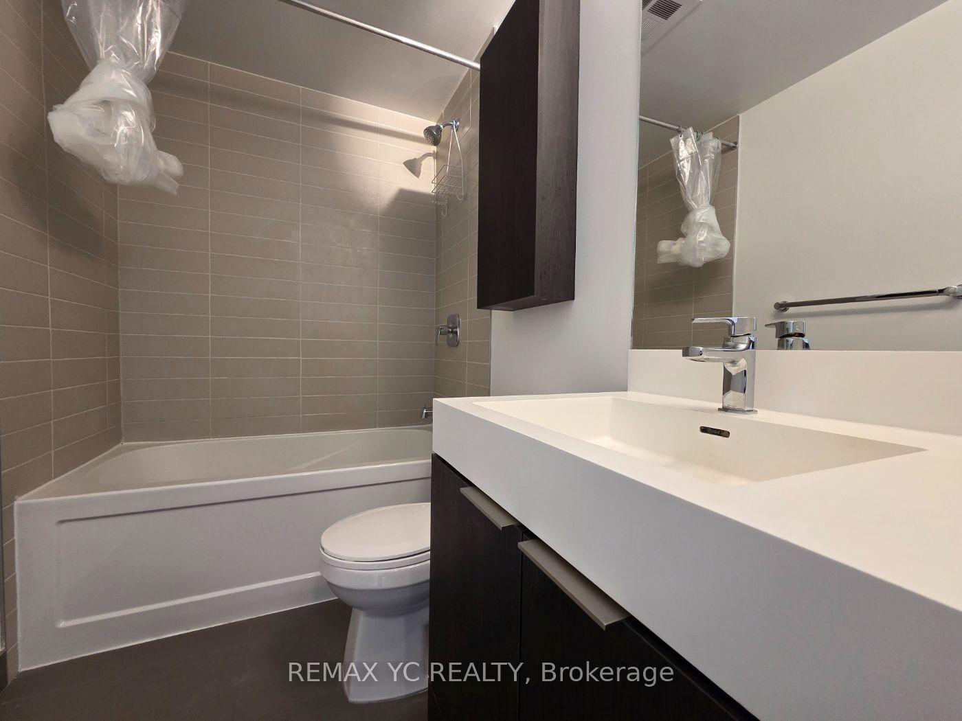 11 Maryport Avenue 213, Toronto, ON M3M 0E2