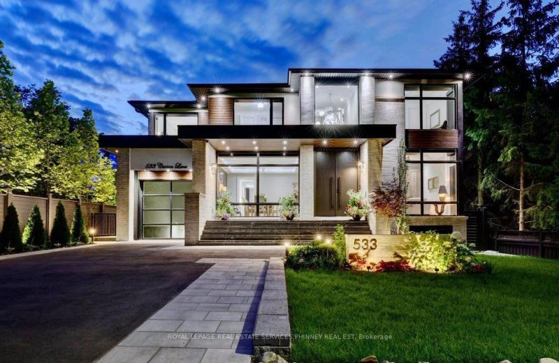 533 Carson Lane, Oakville, ON L6J 6M3