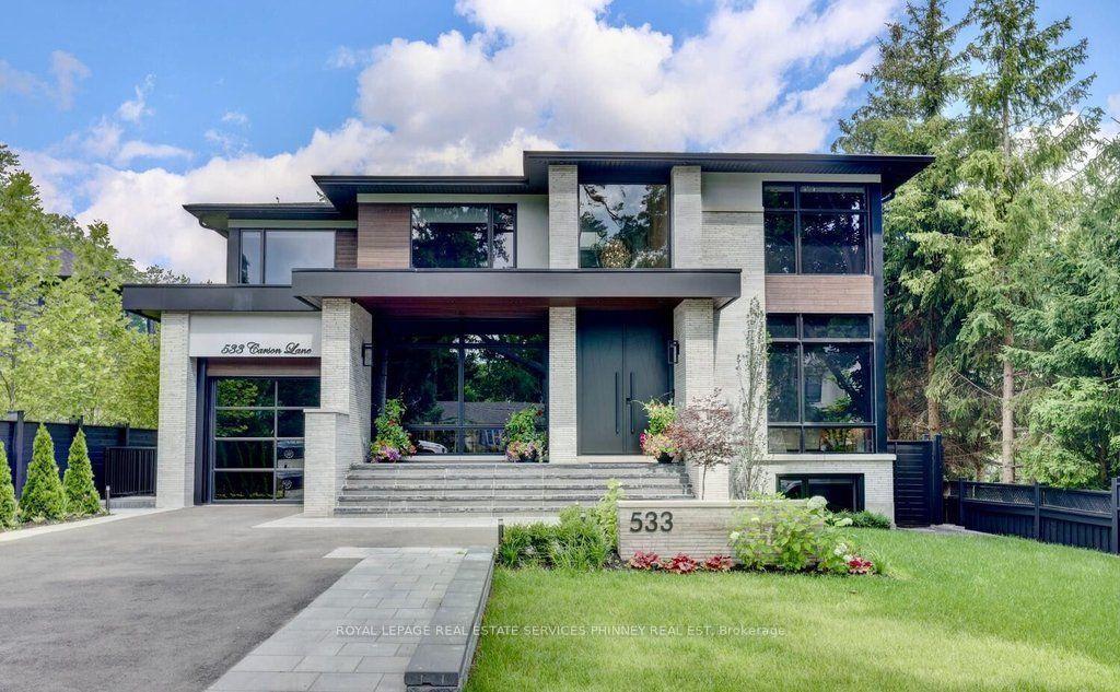 533 Carson Lane, Oakville, ON L6J 6M3