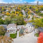 29 Beaucourt Road, Toronto, ON M8Y 3G1