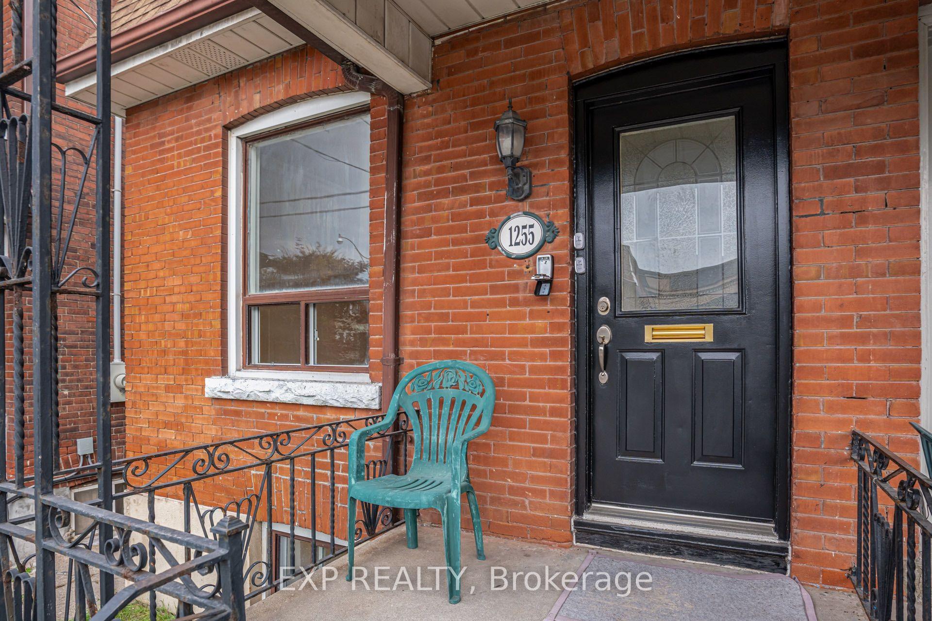 1255 Dufferin Street Main & Lower, Toronto, ON M6H 4C2