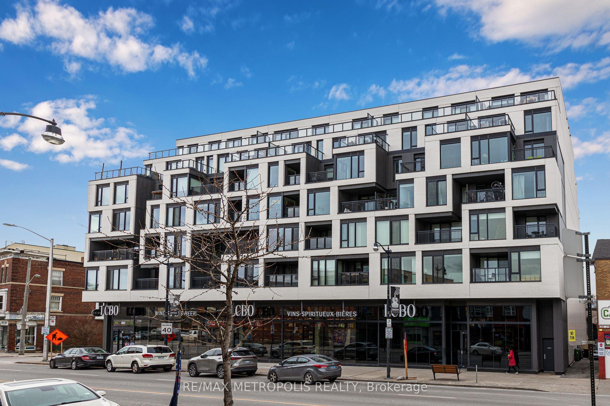 530 Indian Grove 608, Toronto, ON M6P 2J2