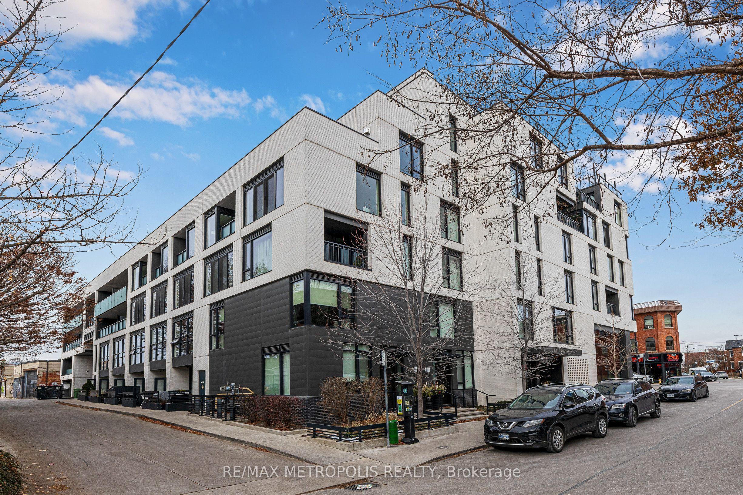 530 Indian Grove 608, Toronto, ON M6P 2J2
