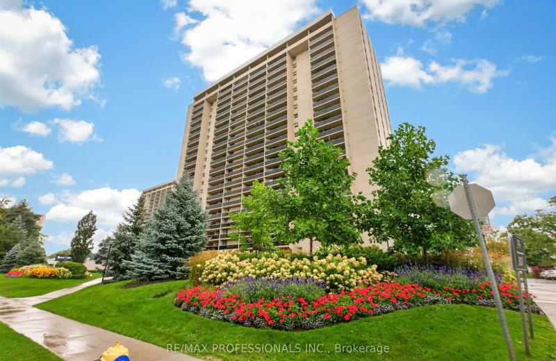 299 Mill Road 502, Toronto, ON M9C 4V9