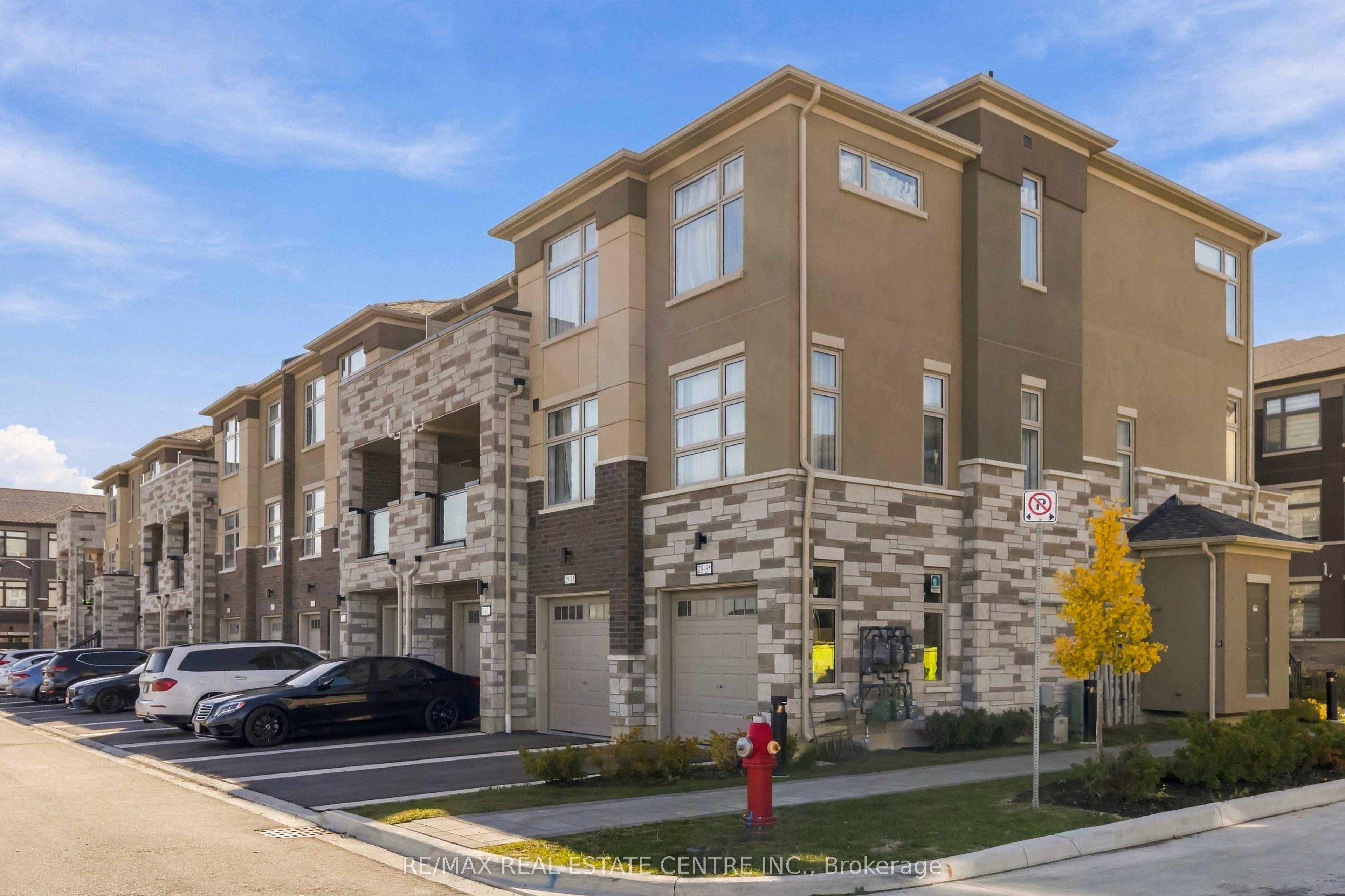 35 Fieldridge Crescent Unit Crescent 31, Brampton, ON L6R 4G6