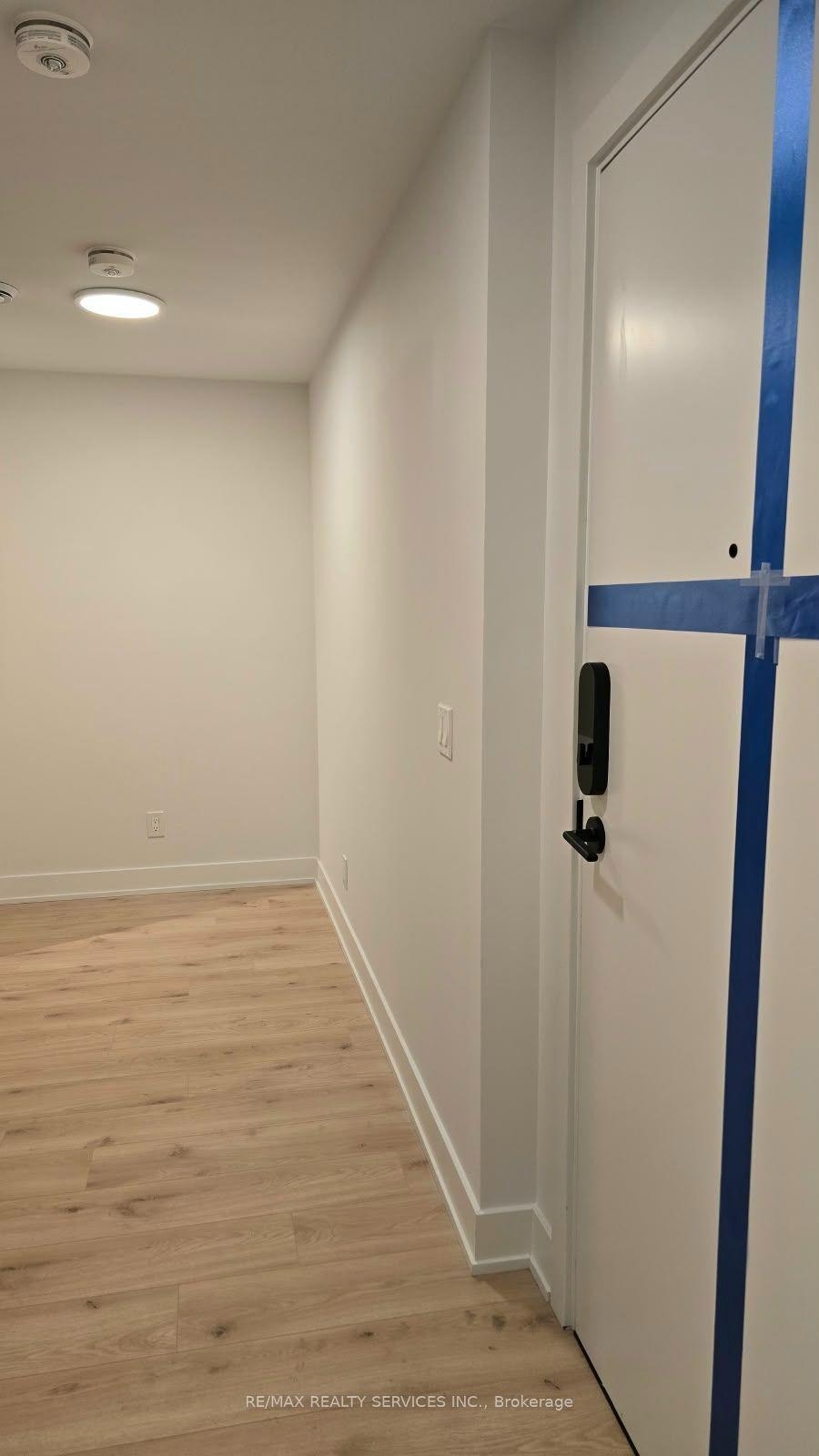 3008 William Cutmore Boulevard 323, Oakville, ON L6H 8E7