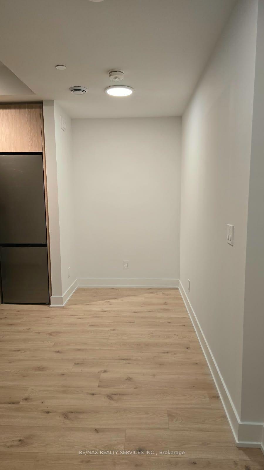 3008 William Cutmore Boulevard 323, Oakville, ON L6H 8E7