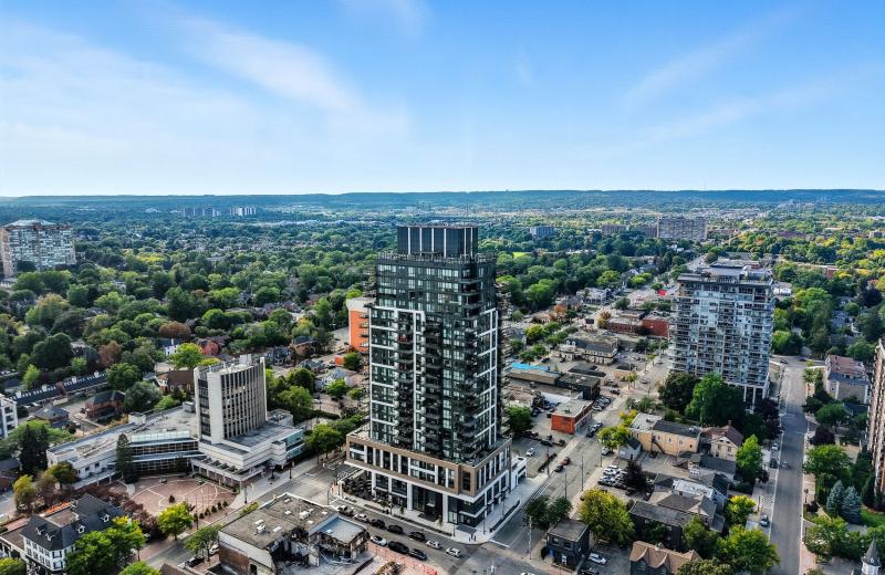 2007 James Street 2002, Burlington, ON L7R 0G7
