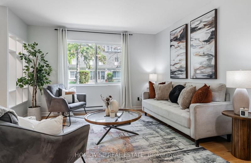 1350 Winding Trail 15, Mississauga, ON L4Y 2T8