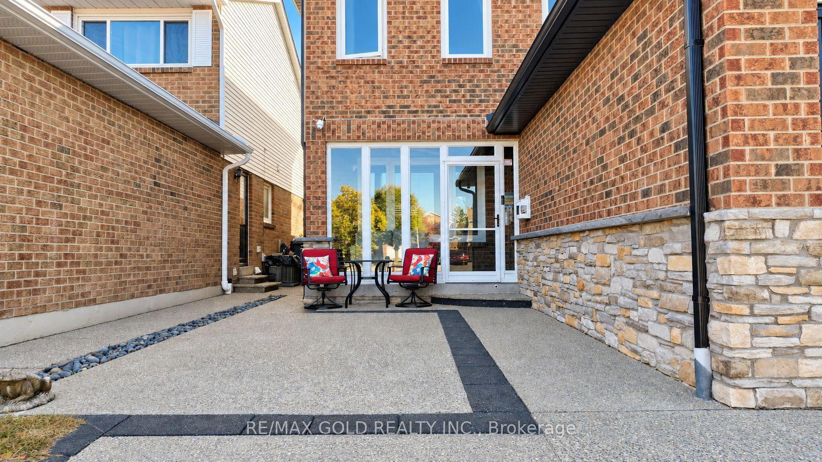50 Stephensen Court, Brampton, ON L6V 3X8