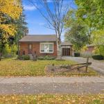 2440 Rebecca Street, Oakville, ON L6L 2B2