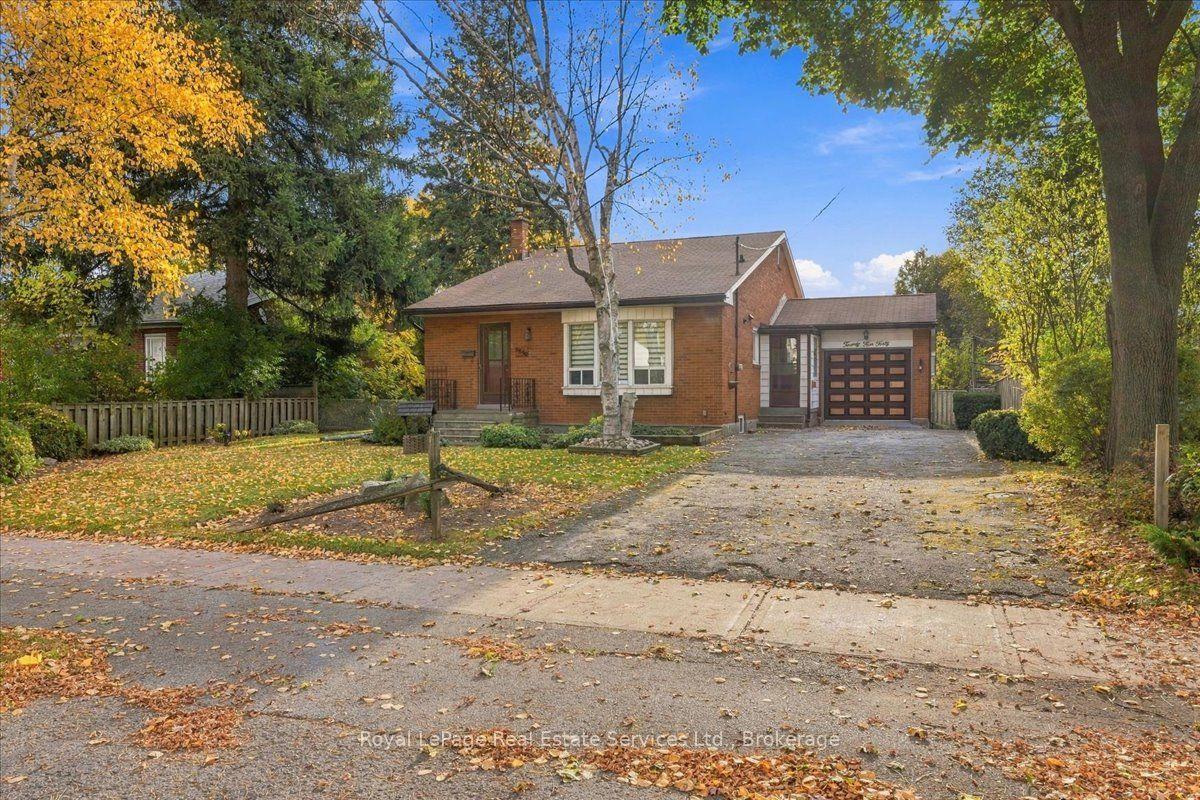2440 Rebecca Street, Oakville, ON L6L 2B2