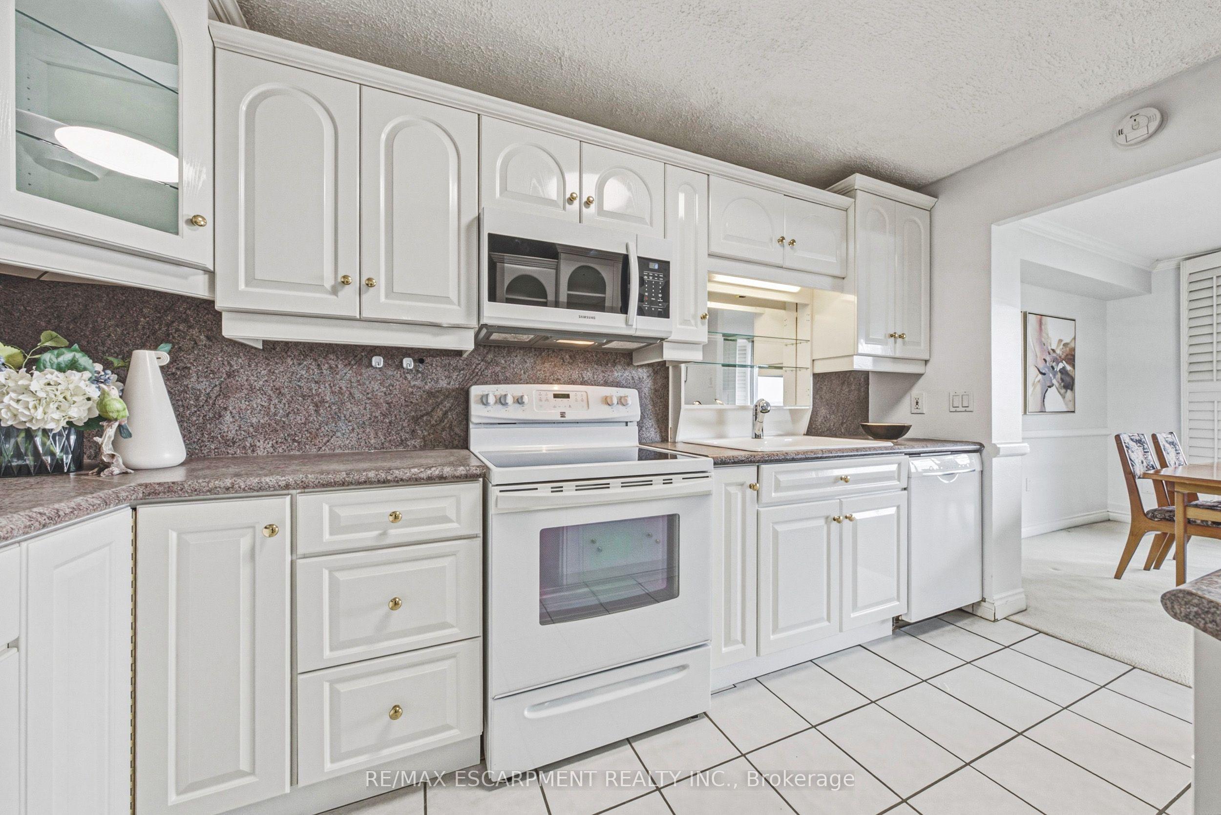 2055 UPPER MIDDLE Road 1005, Burlington, ON L7P 3P4