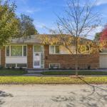 124 Wincott Drive, Toronto, ON M9R 2P6