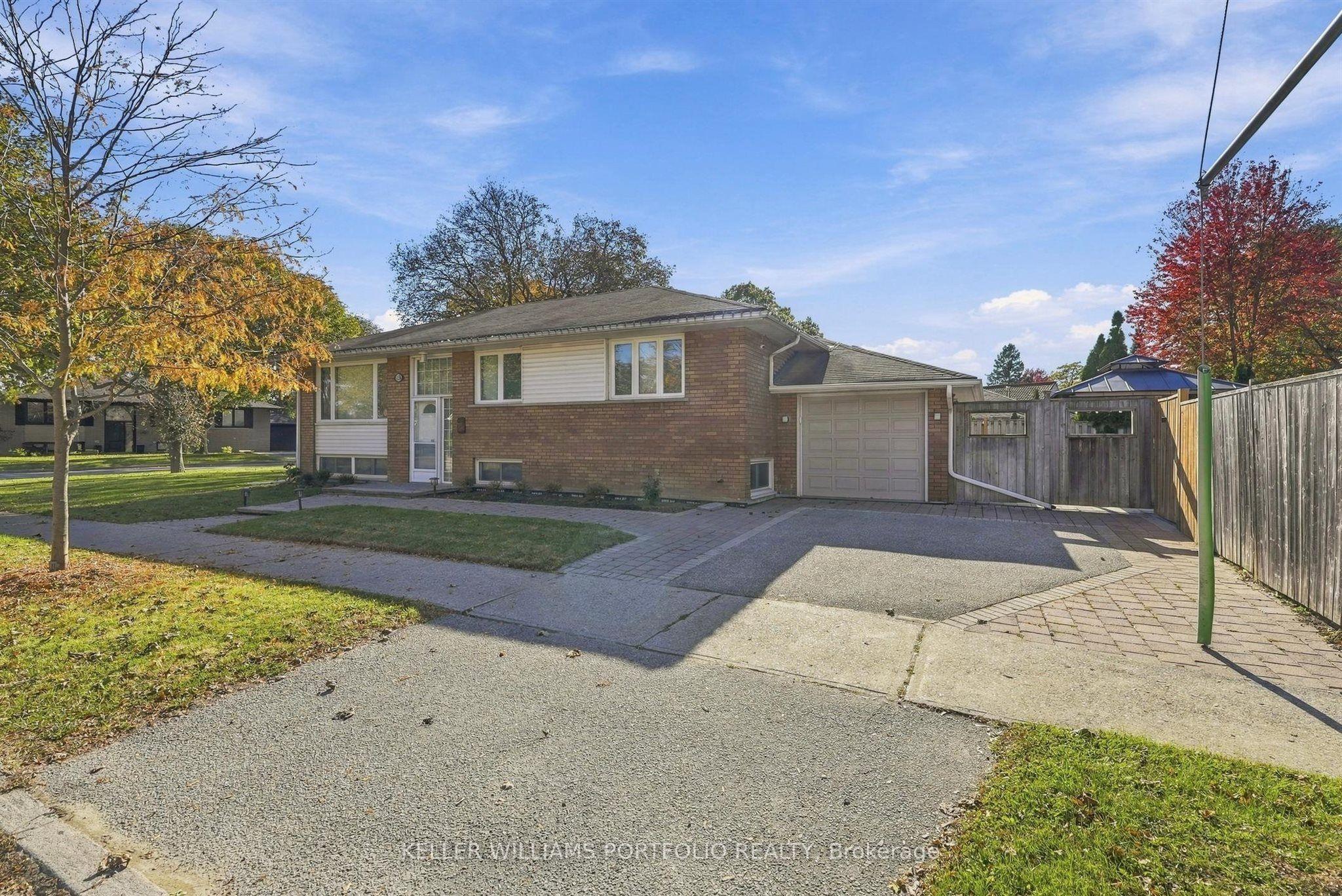 124 Wincott Drive, Toronto, ON M9R 2P6