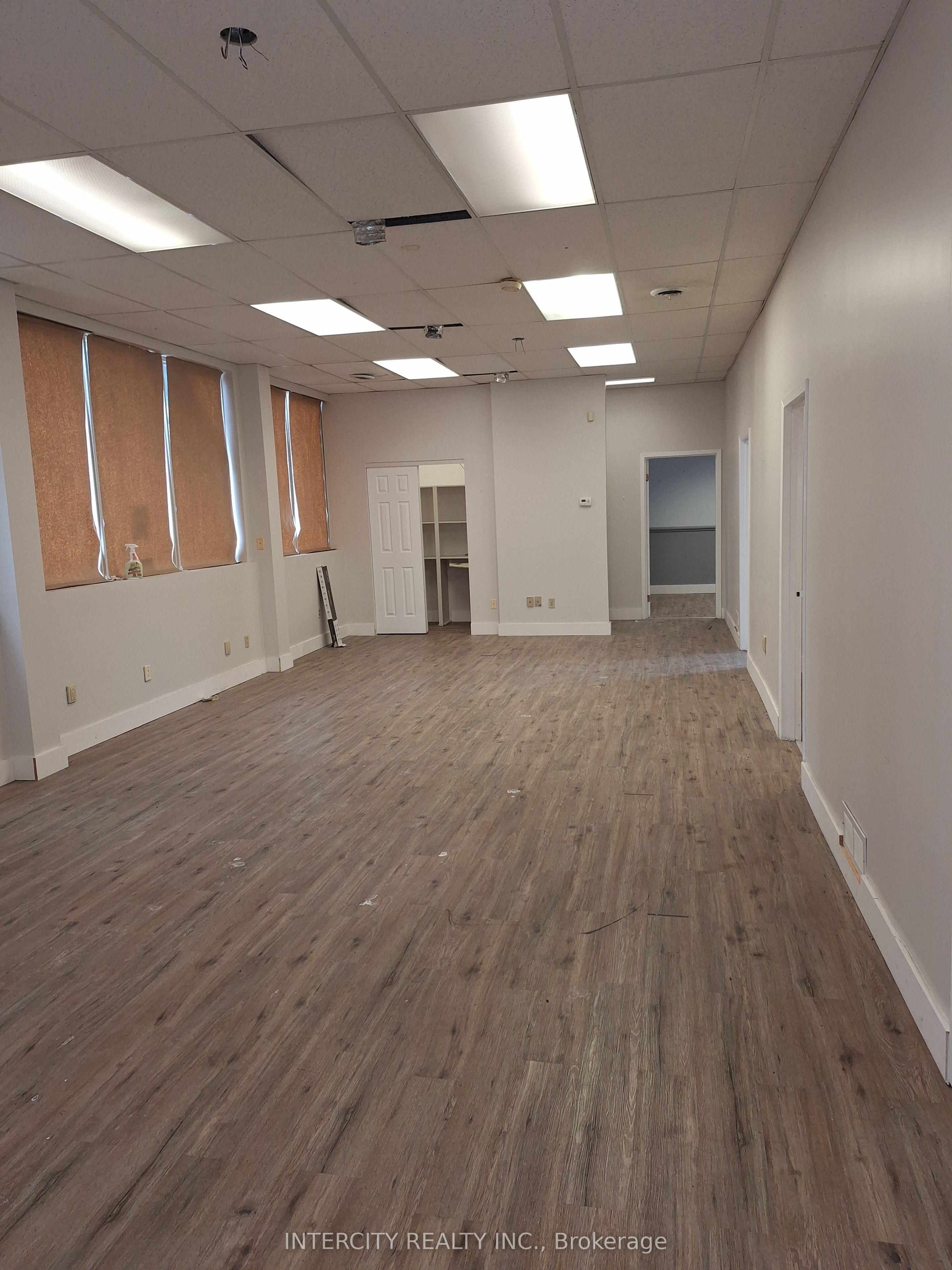 4 Centre Street, St. Catharines, ON L2R 3M2