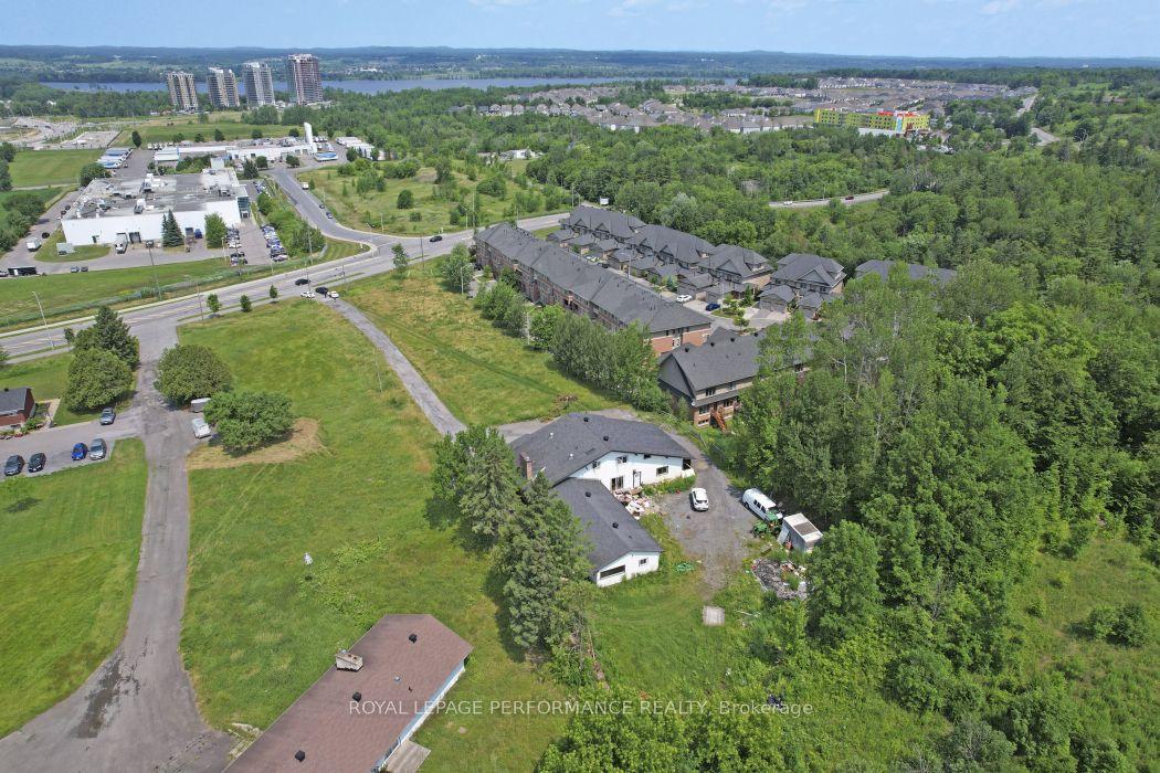 1016 Old Montreal Road, Orleans - Cumberland and Area, ON K4A 3N2