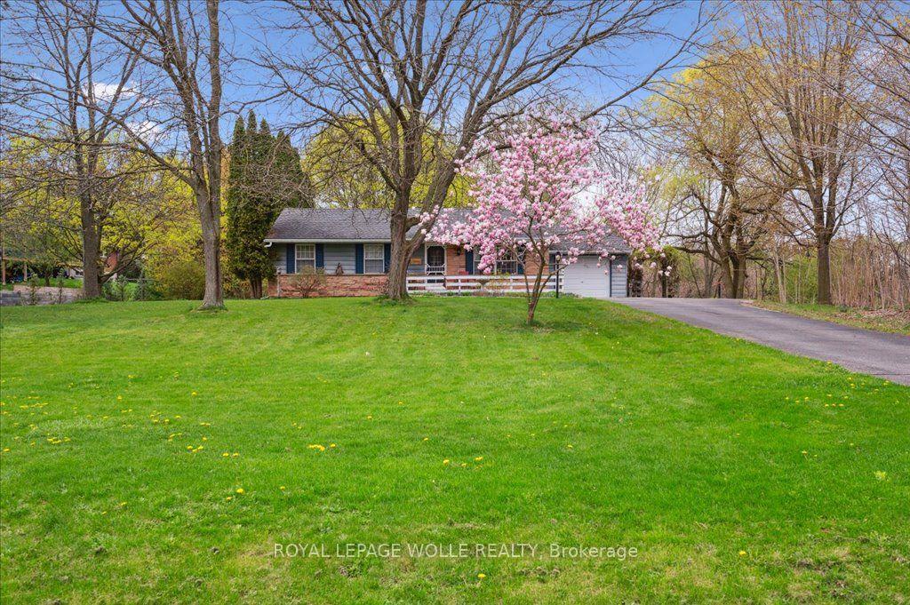 39 Bannockburn Road, Kitchener, ON N2R 1M1