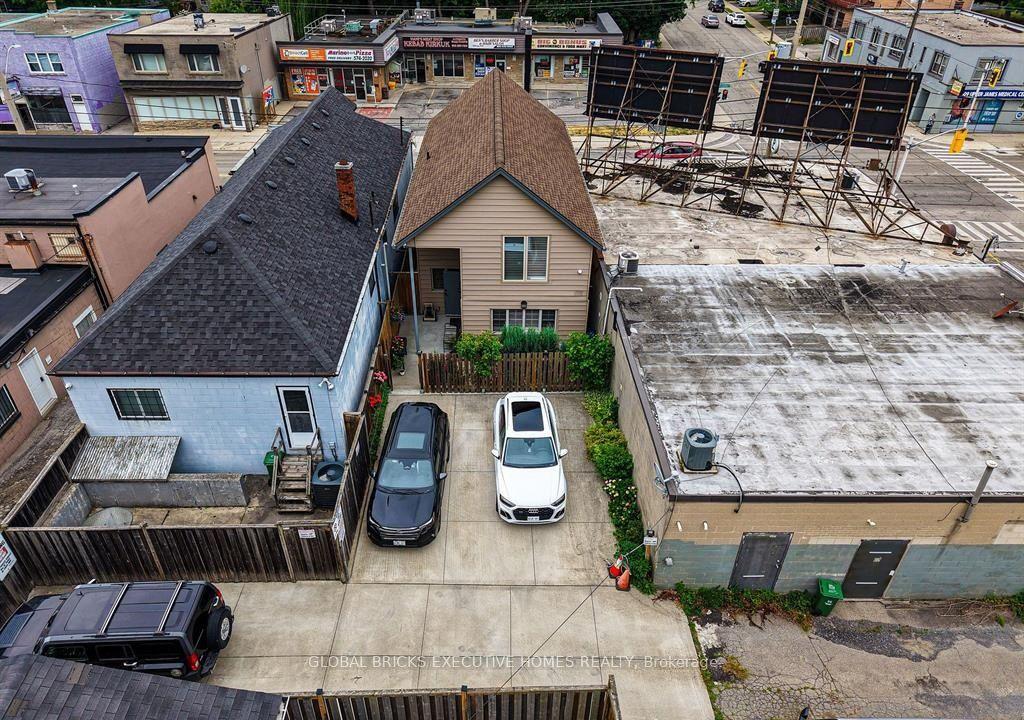 582 Upper James Street, Hamilton, ON L9C 2Y6