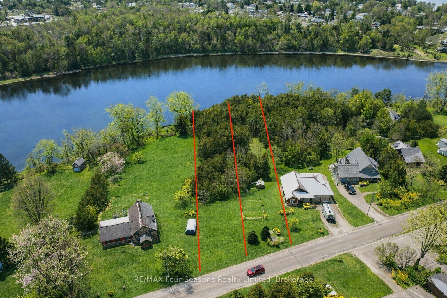 237 S Rankin Street, Saugeen Shores, ON N0H 2L0