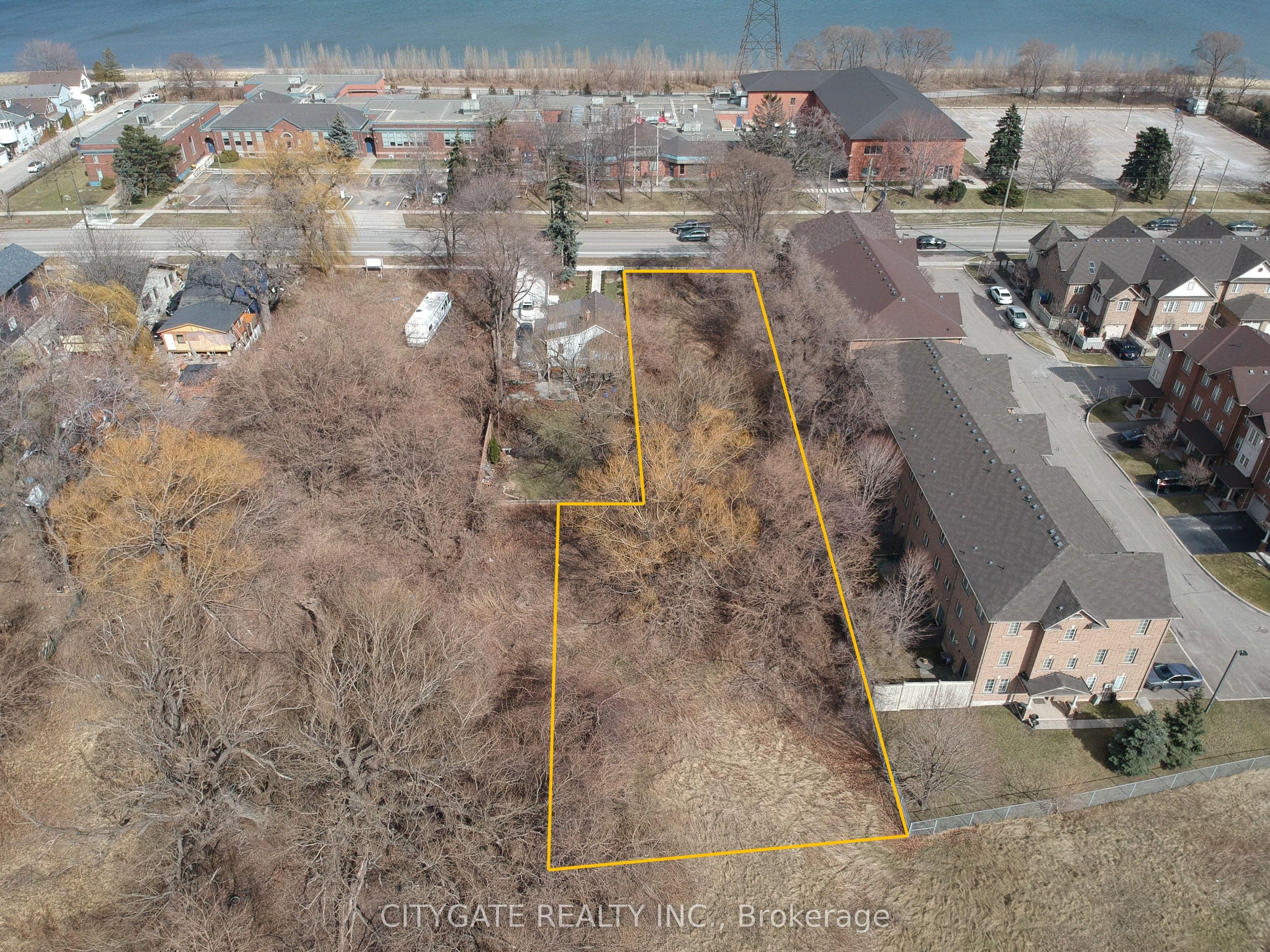 480 Beach Boulevard, Hamilton, ON L8H 6X3