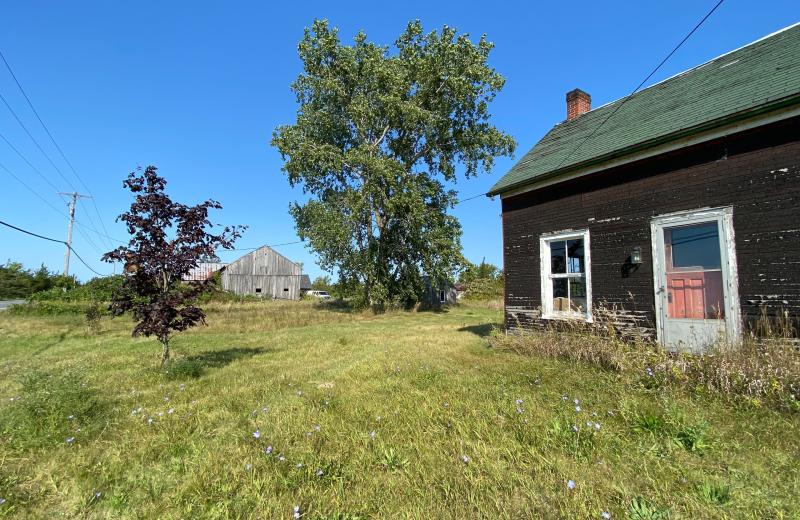 1677 County 8 Road, Prince Edward County, ON K0K 2T0