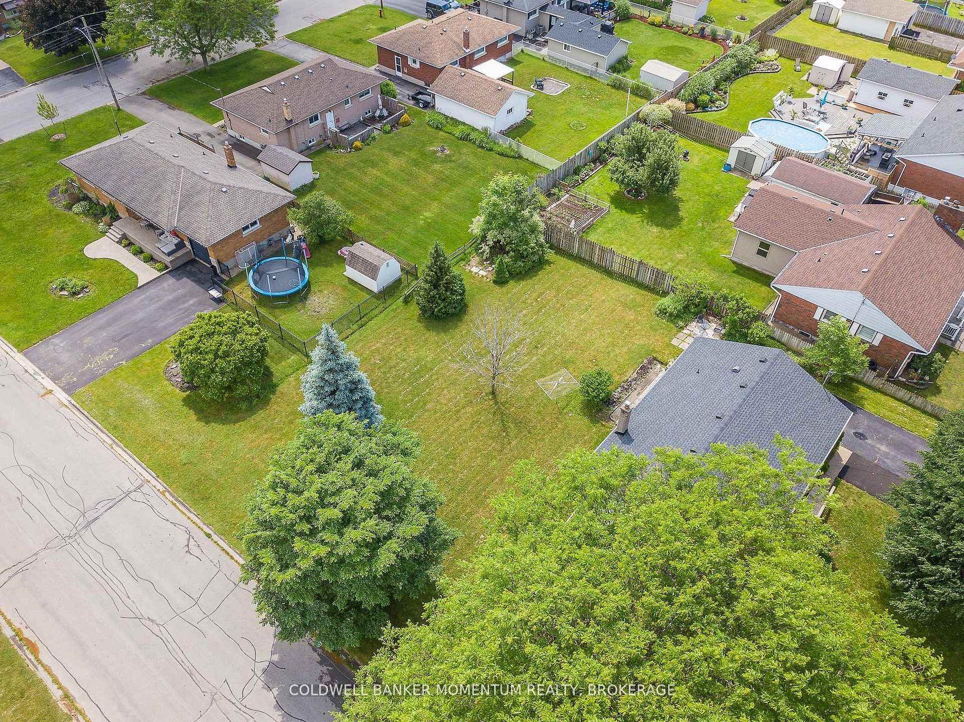 23 & 29 Dexter Drive, Welland, ON L3C 2Y8