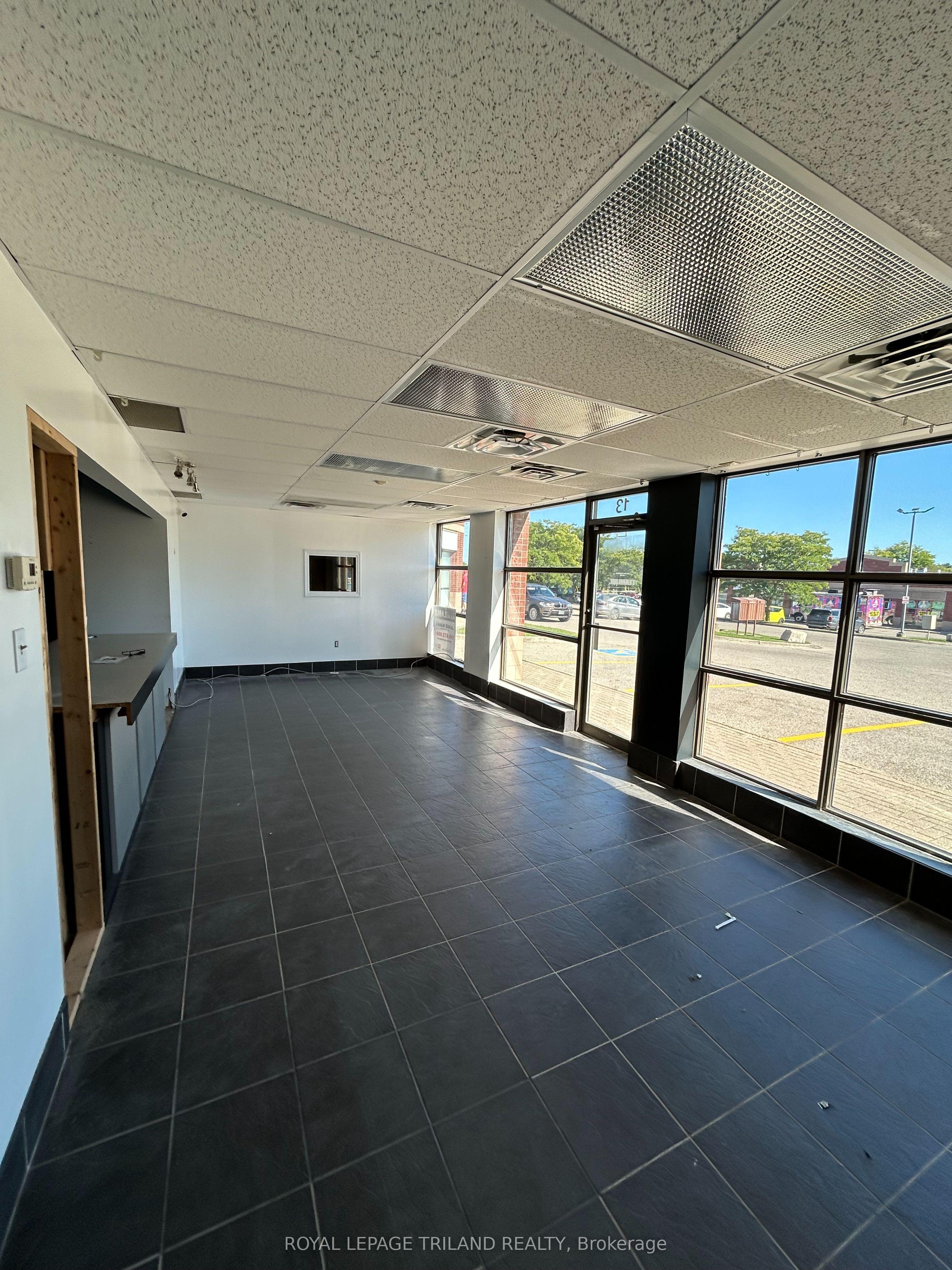 41 Adelaide Street N 13-15, London East, ON N6B 1A1