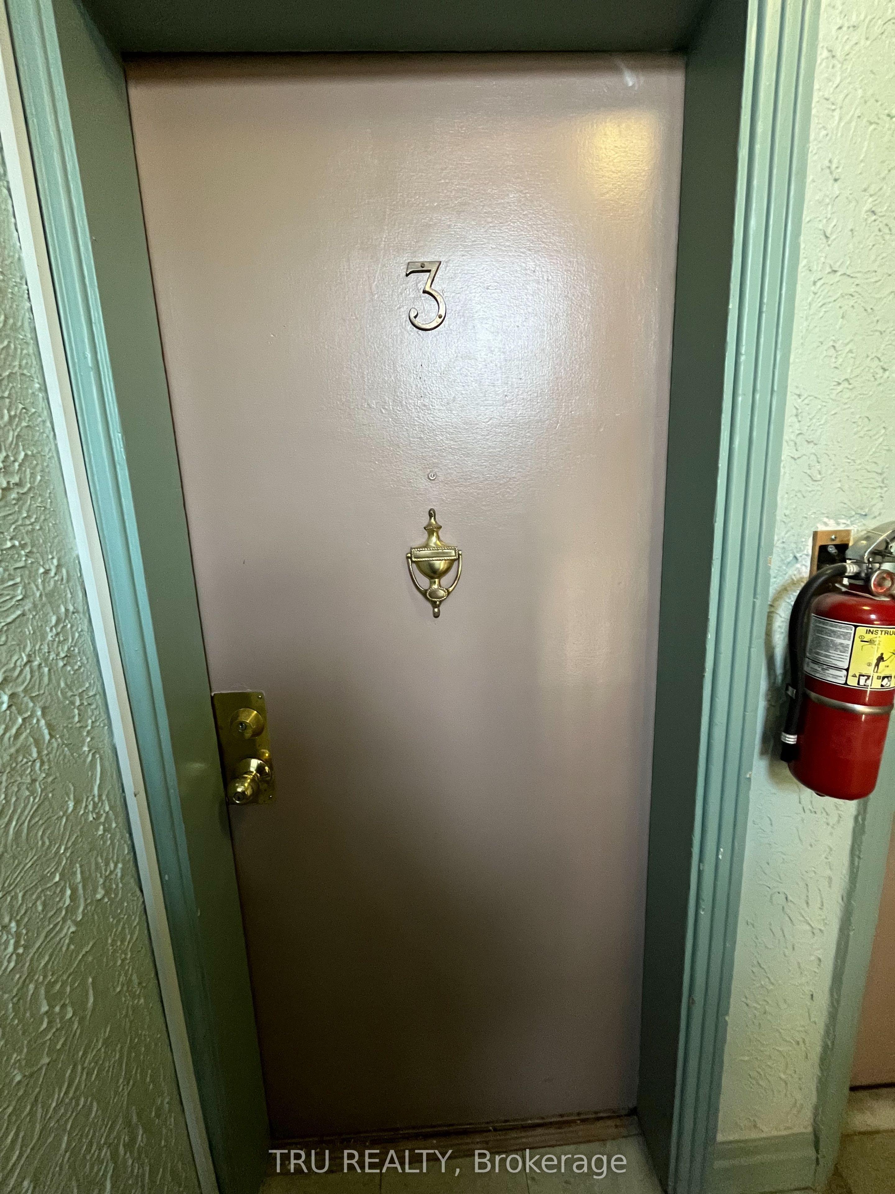 384 Blake Boulevard 3, Vanier and Kingsview Park, ON K1L 6L2