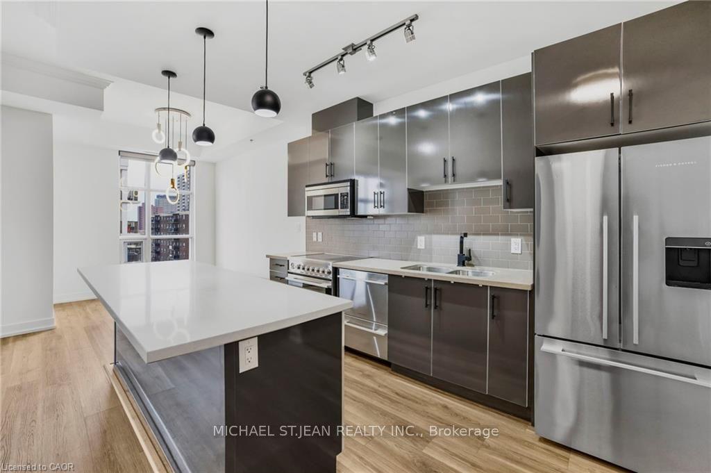 90 Charlton Avenue W 801, Hamilton, ON L8P 0B4