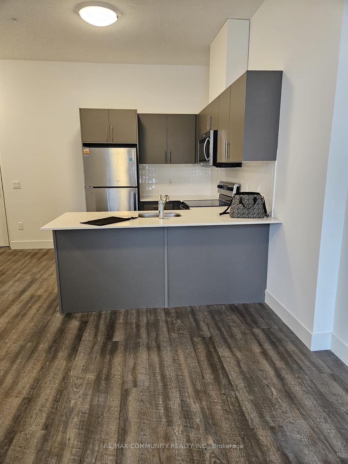 107 Roger Street 106, Waterloo, ON N2J 0G2
