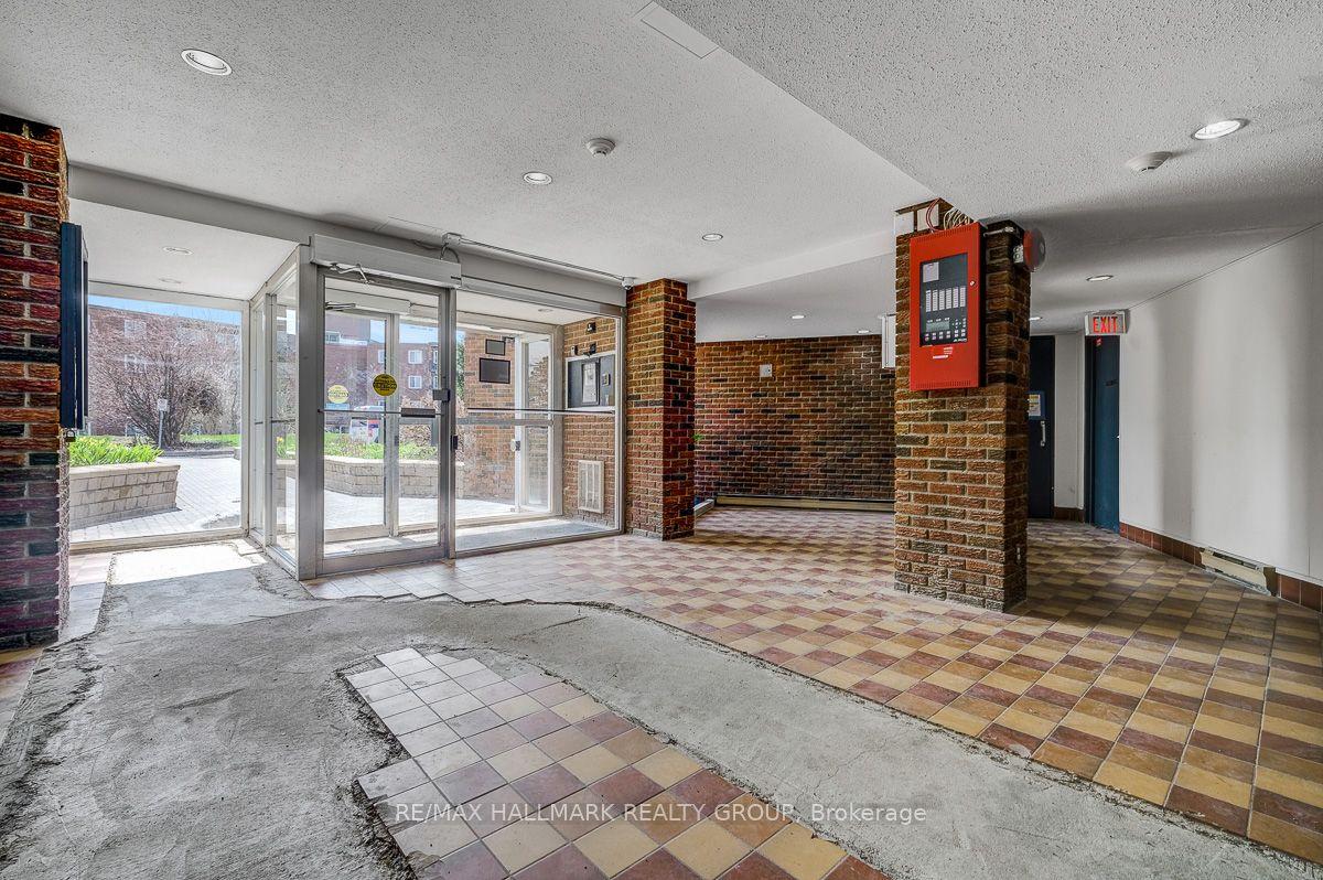 2041 Arrowsmith Drive 105A, Beacon Hill North - South and Area, ON K1J 7V7