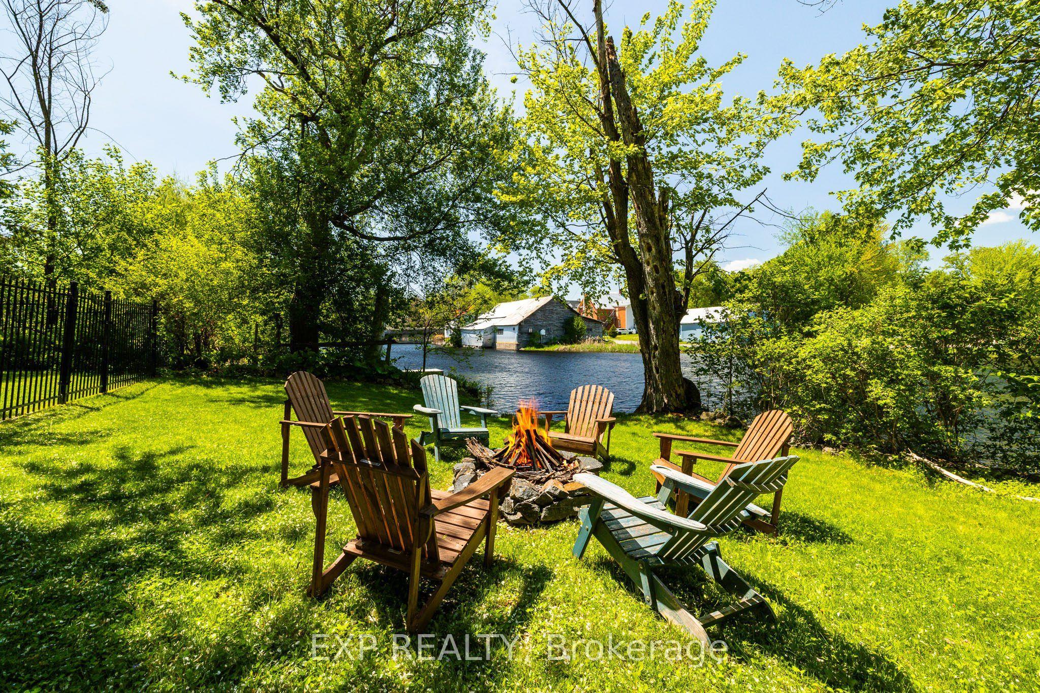 85 South Street, Lanark Highlands, ON K0G 1K0