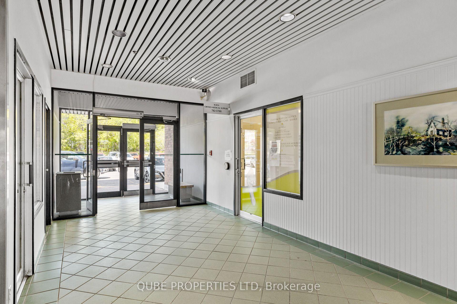 595 MONTREAL Road 500, Manor Park - Cardinal Glen and Area, ON K1K 4L2