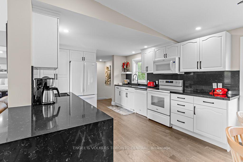 1629 Canning Road, Gravenhurst, ON P0E 1N0