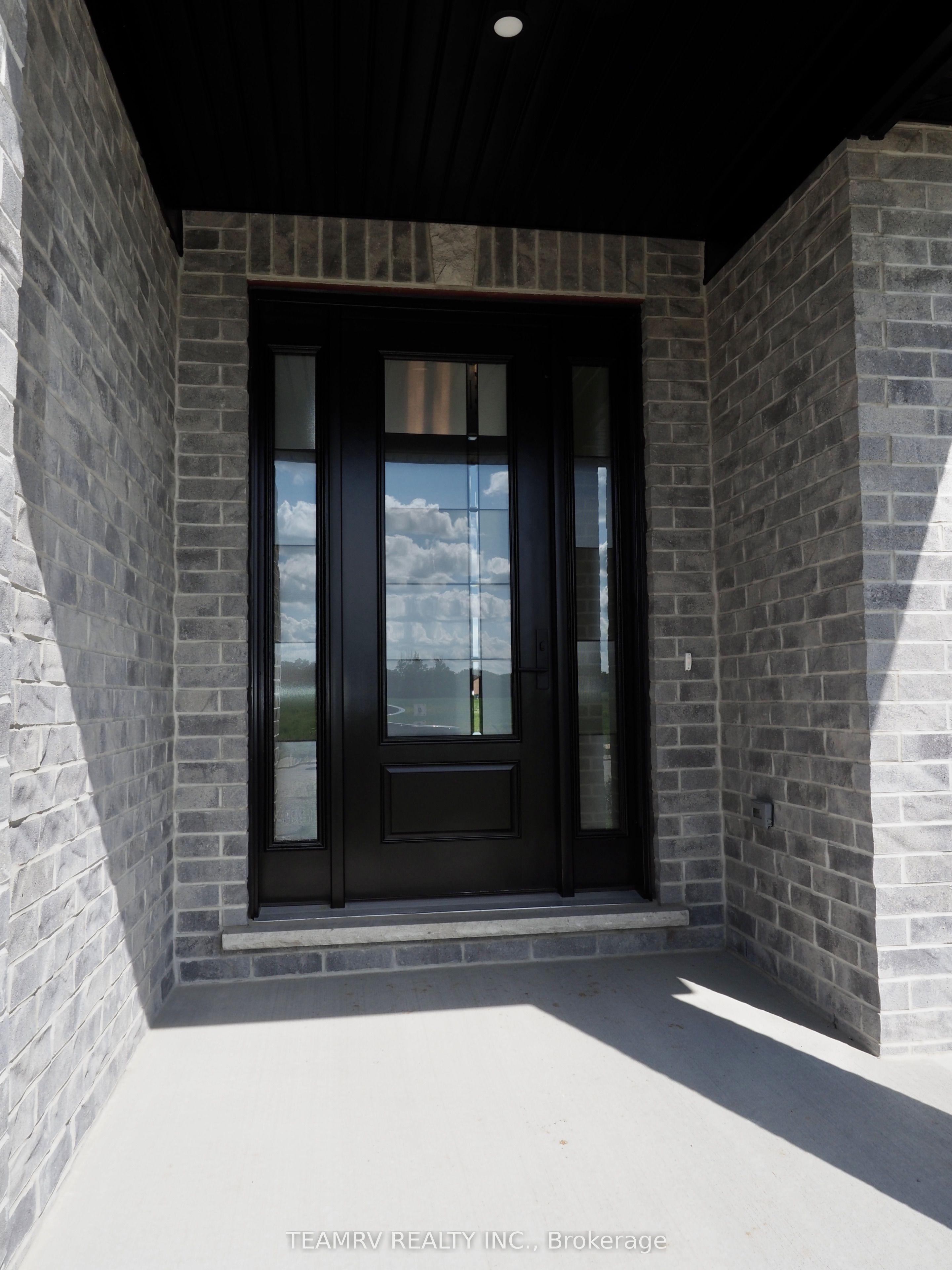 17 DARROW Drive, Tillsonburg, ON N4G 1C4