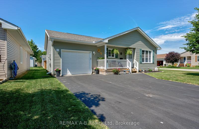 12 Kellestine Drive, Strathroy-Caradoc, ON N7G 0C5