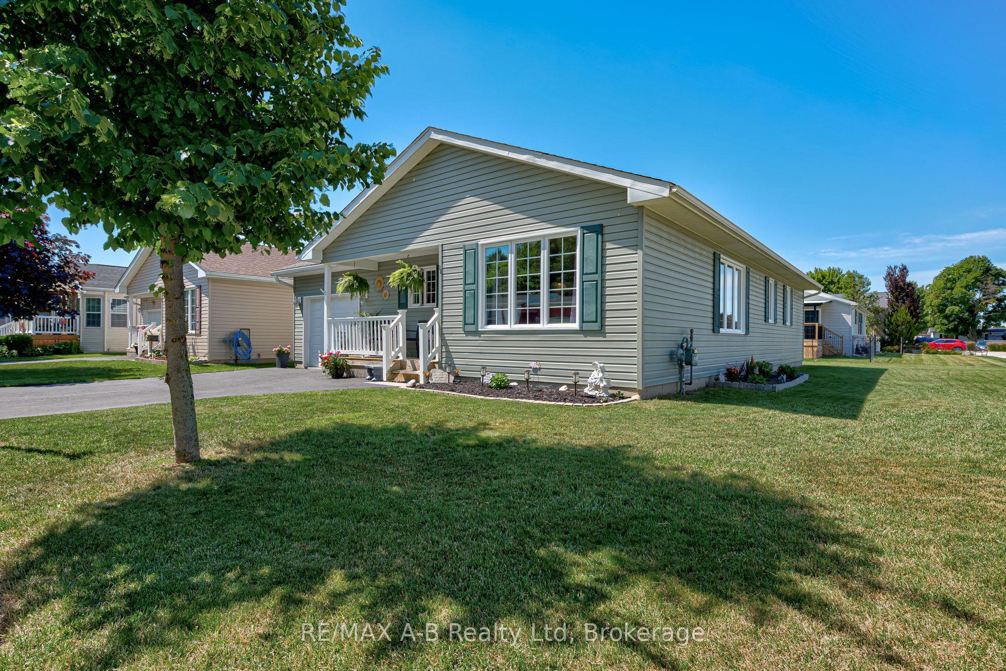12 Kellestine Drive, Strathroy-Caradoc, ON N7G 0C5