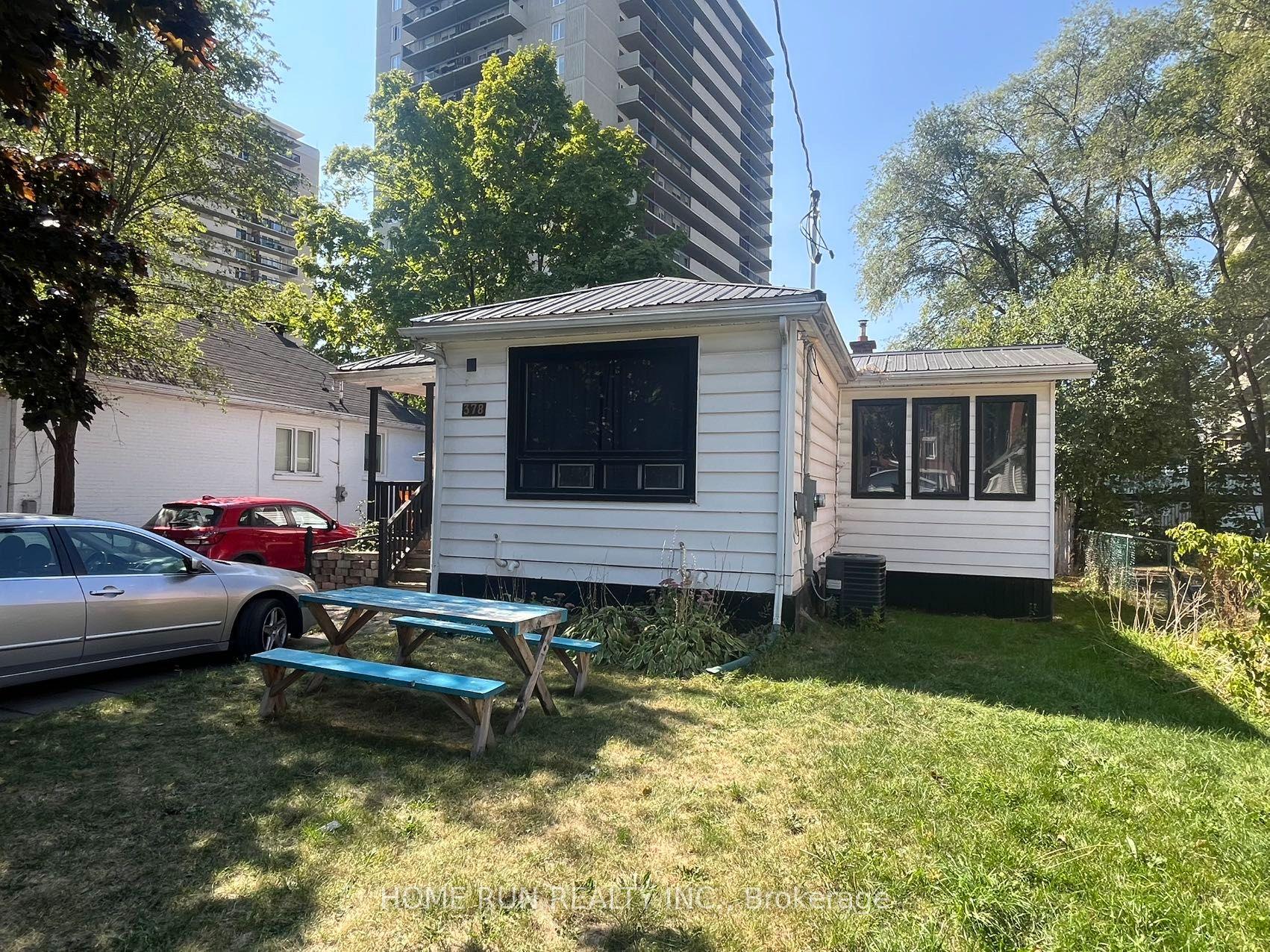 378 Enfield Avenue, Vanier and Kingsview Park, ON K1L 7L3