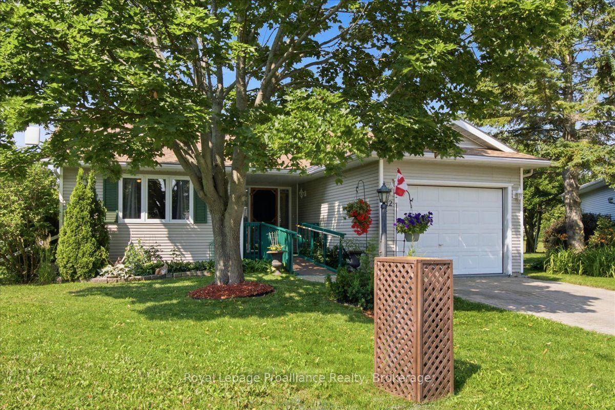 12 Reynolds Place, Prince Edward County, ON K0K 3L0