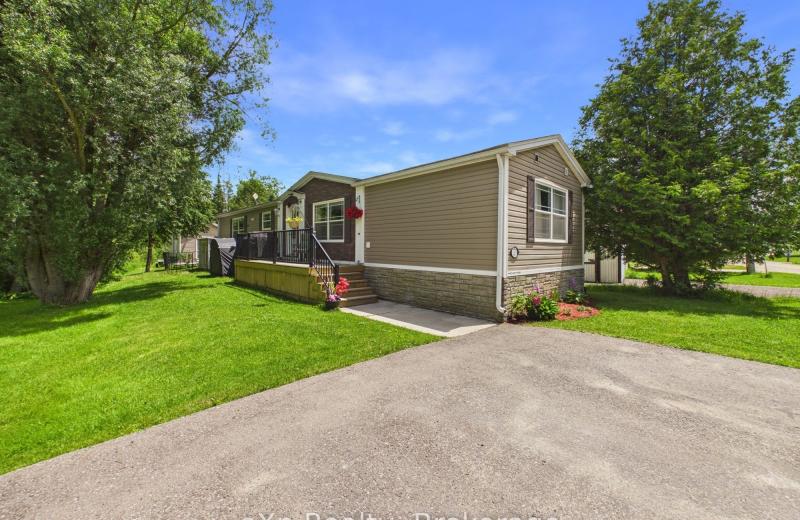 32 Maple Grove Village Road, Southgate, ON N0C 1B0