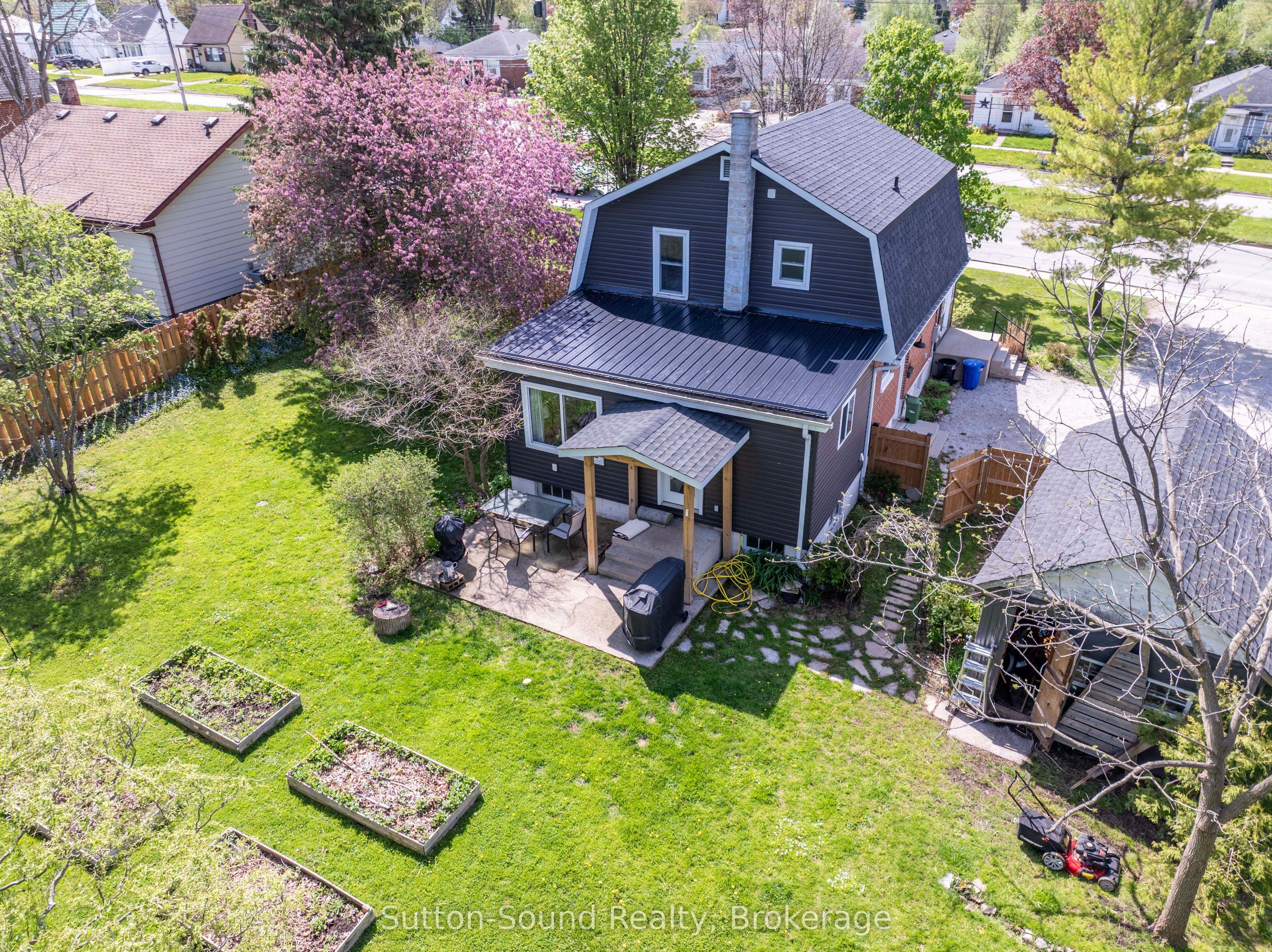 740 6th Street E, Owen Sound, ON N4K 1G7