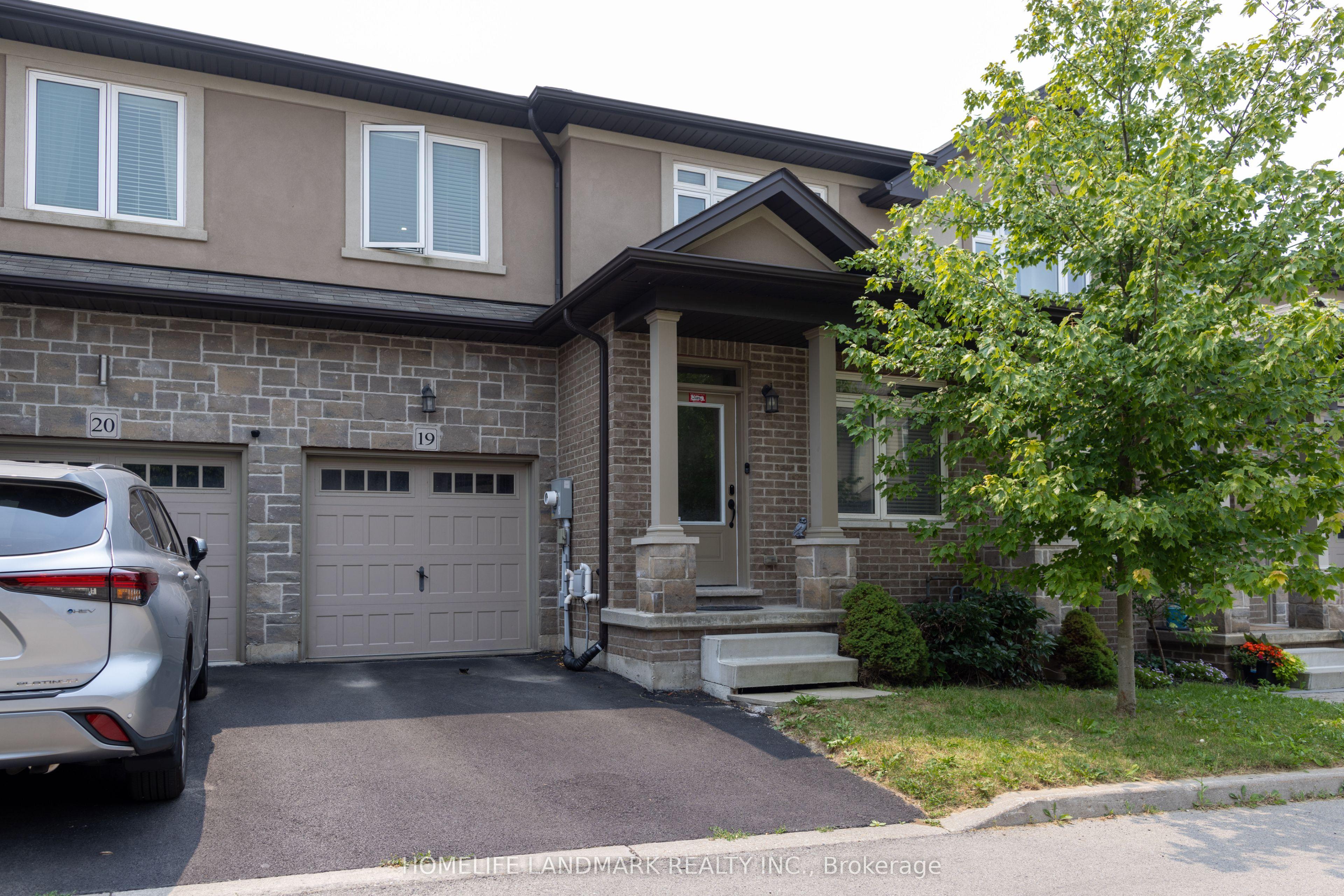 421 Kitty Murray Lane 19, Hamilton, ON L9G 3K9