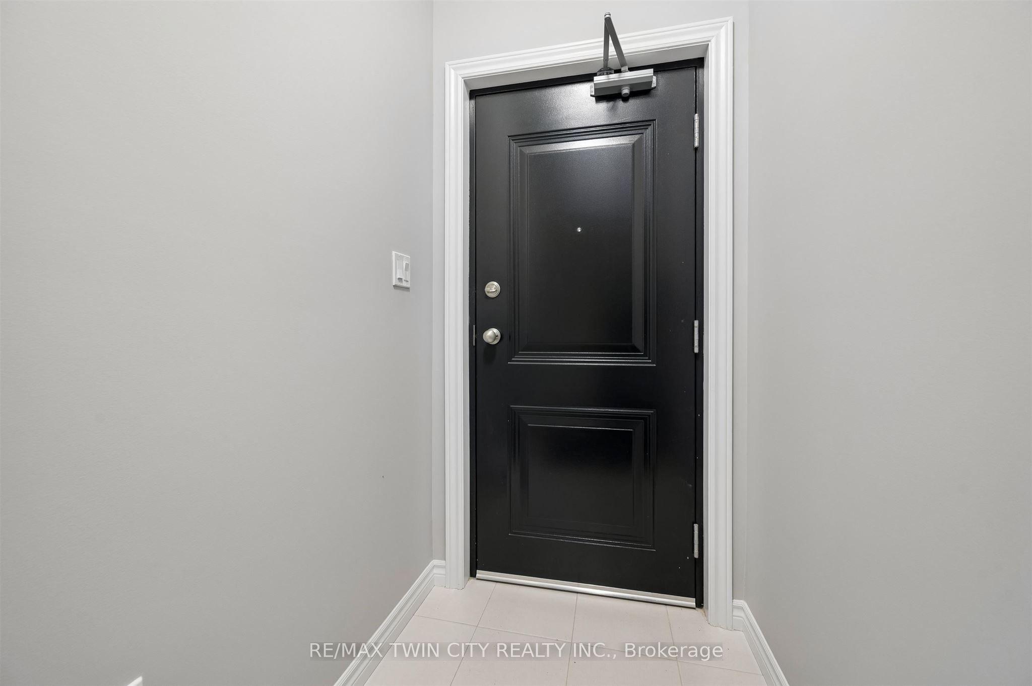 8 Oat Lane, Kitchener, ON N2R 0T1