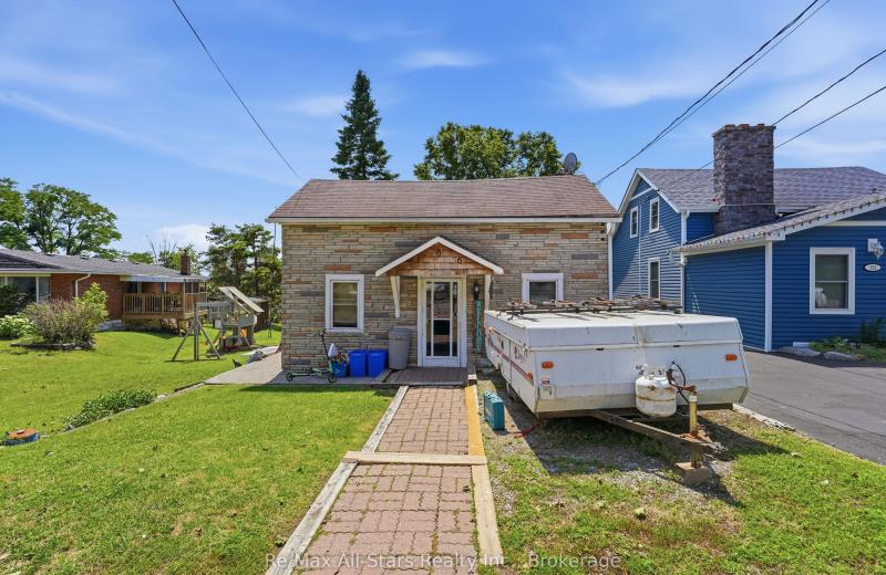 106 Bond Street E, Kawartha Lakes, ON K0M 1N0