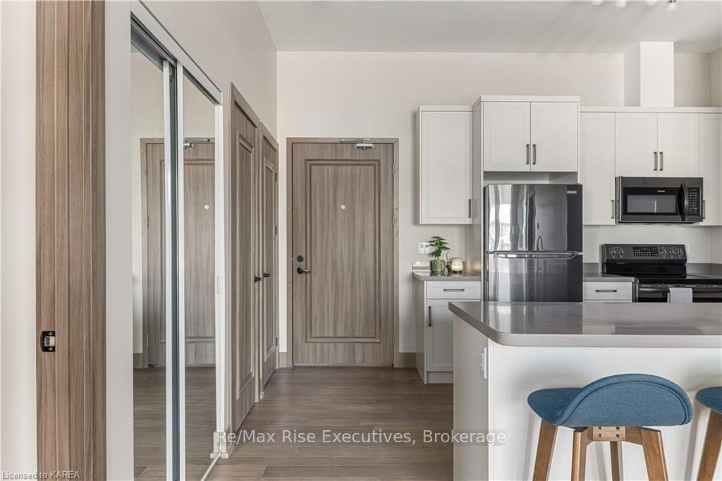820 GARDINERS Road 207, Kingston, ON K7M 3X9
