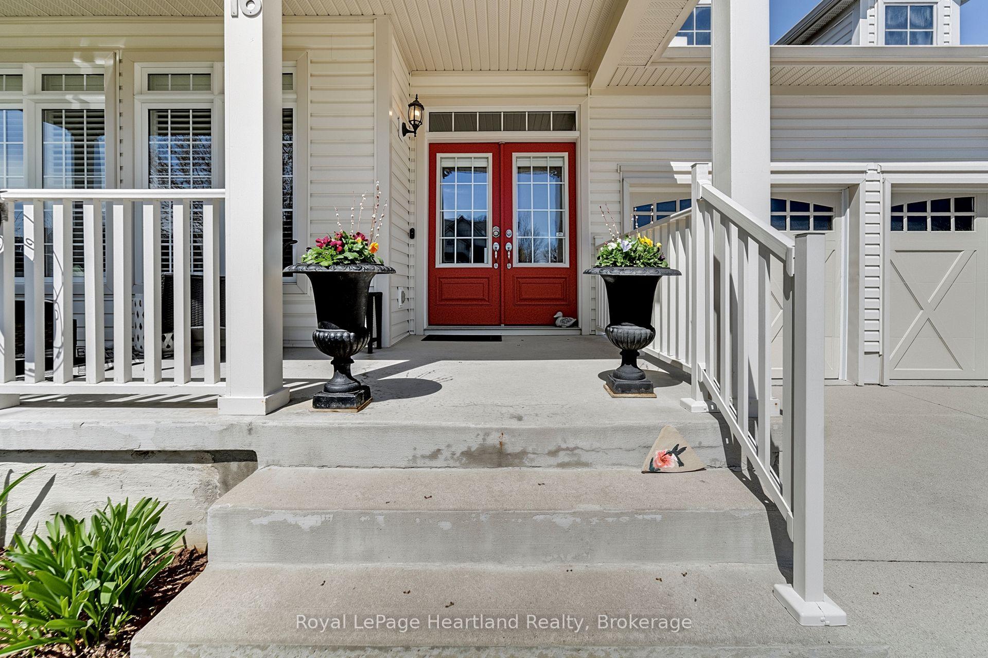 16 Macpherson Avenue, Huron East, ON N0K 1W0
